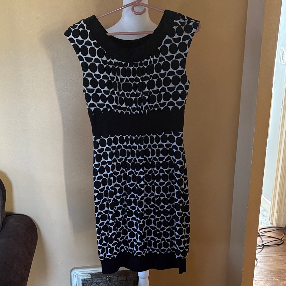 White House Black Market Black and White Circle Dress